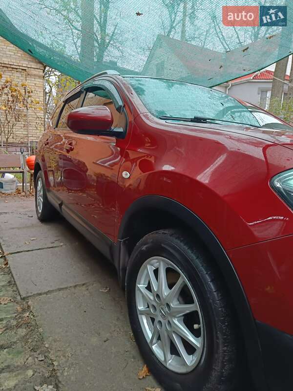 Внедорожник / Кроссовер Nissan Qashqai+2 2010 в Ирпене