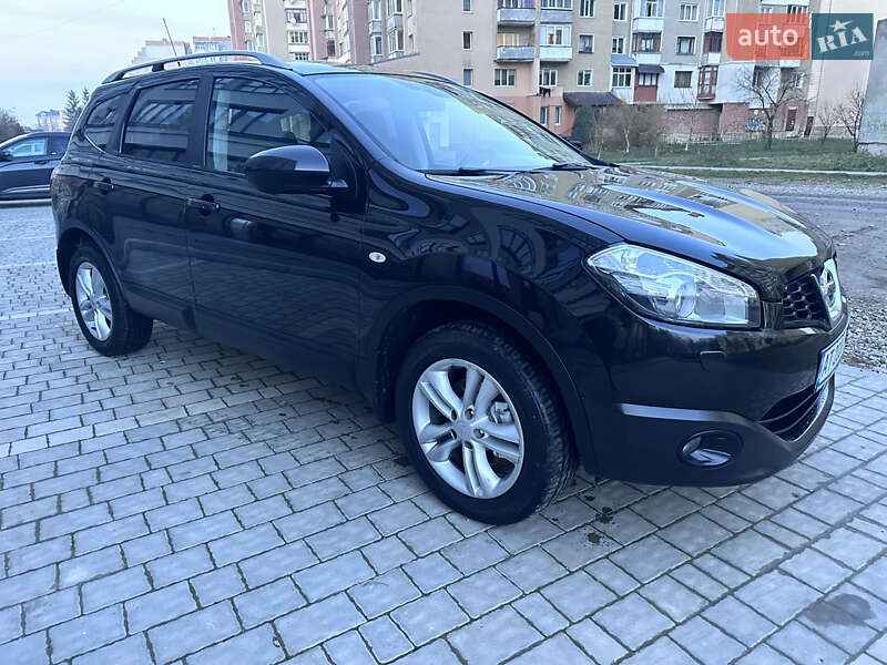 Внедорожник / Кроссовер Nissan Qashqai+2 2010 в Ивано-Франковске