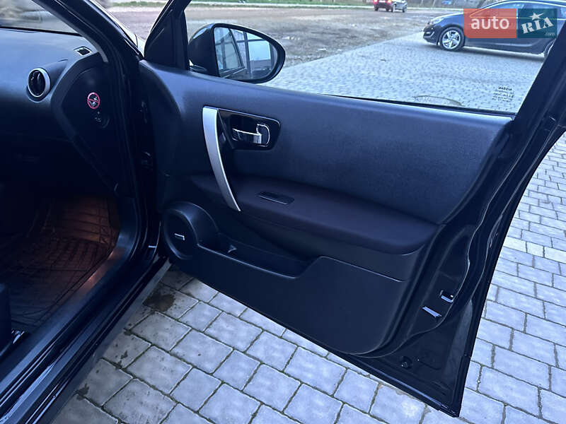 Внедорожник / Кроссовер Nissan Qashqai+2 2010 в Ивано-Франковске