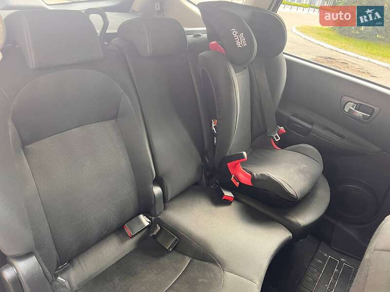 Внедорожник / Кроссовер Nissan Qashqai+2 2010 в Киеве