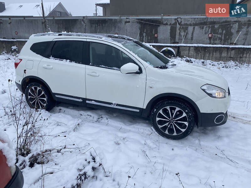 Внедорожник / Кроссовер Nissan Qashqai+2 2012 в Нововолынске
