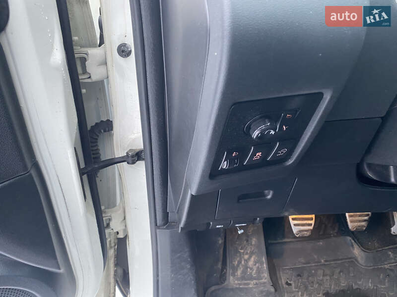 Внедорожник / Кроссовер Nissan Qashqai+2 2012 в Нововолынске