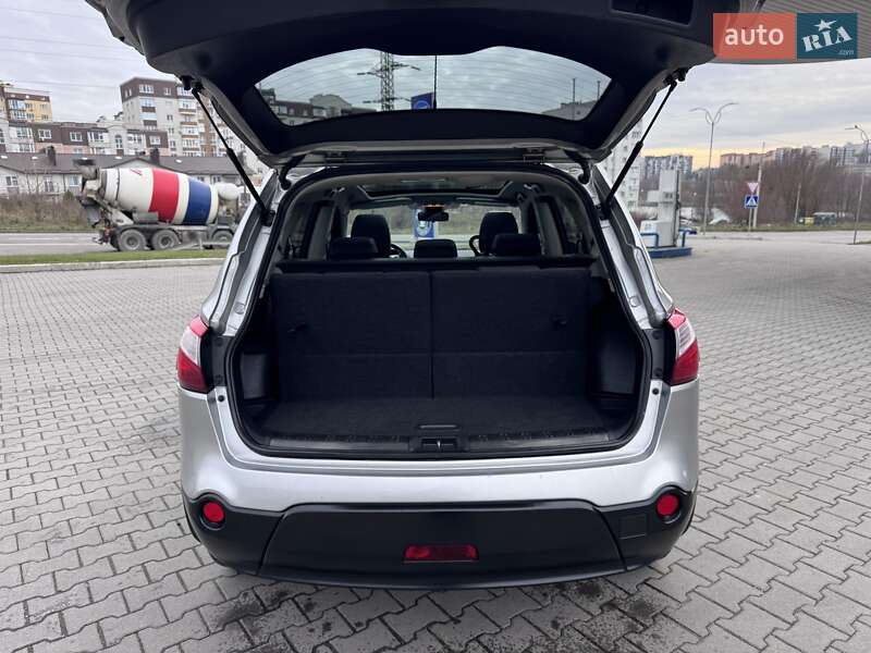 Позашляховик / Кросовер Nissan Qashqai+2 2011 в Хмельницькому