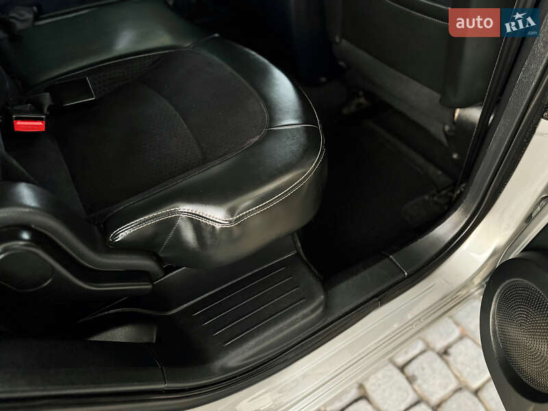 Позашляховик / Кросовер Nissan Qashqai+2 2013 в Стрию