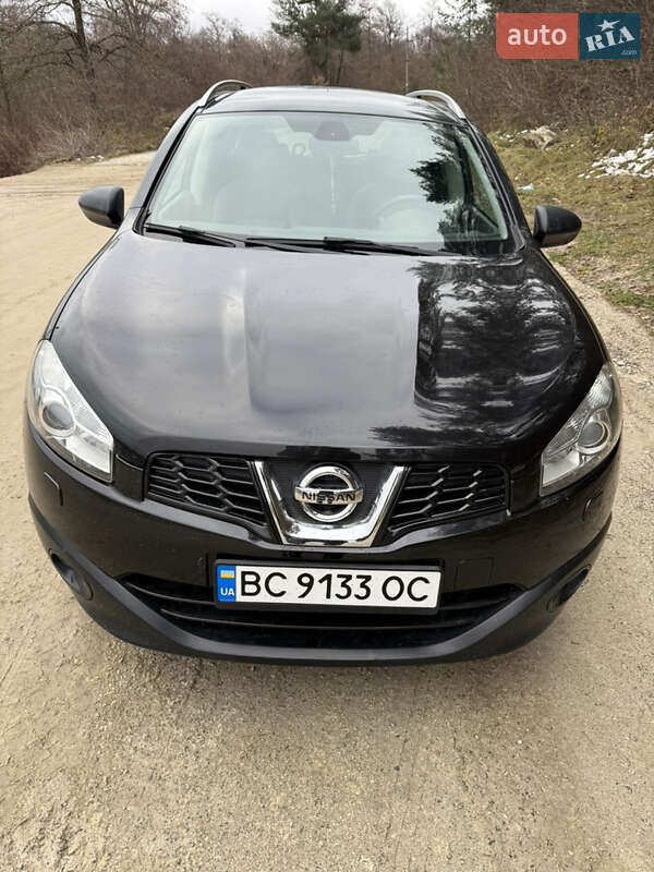 Позашляховик / Кросовер Nissan Qashqai+2 2010 в Миколаєві