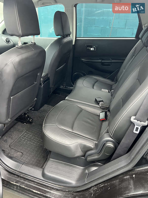 Позашляховик / Кросовер Nissan Qashqai+2 2010 в Рівному