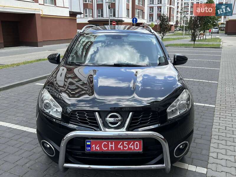 Nissan Qashqai+2 2010