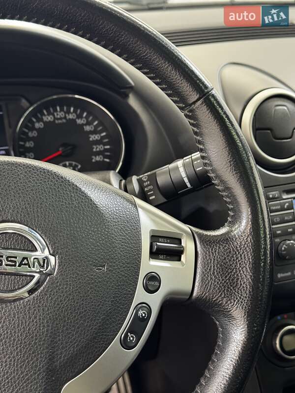 Позашляховик / Кросовер Nissan Qashqai+2 2010 в Стрию