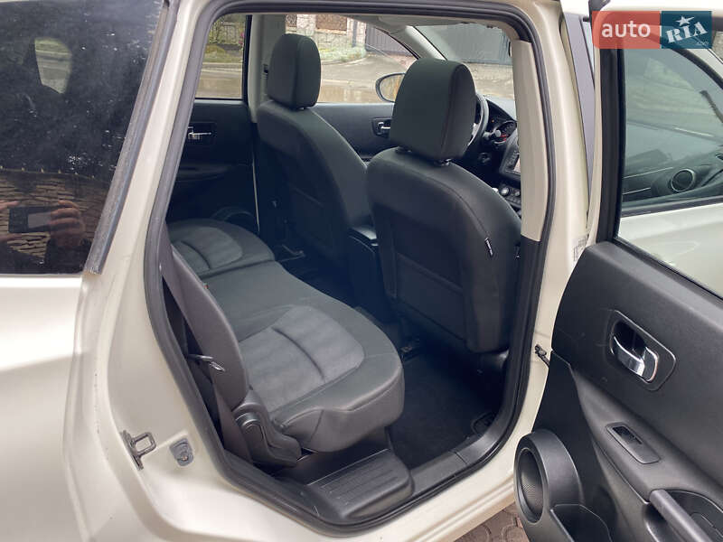 Позашляховик / Кросовер Nissan Qashqai+2 2012 в Нововолинську