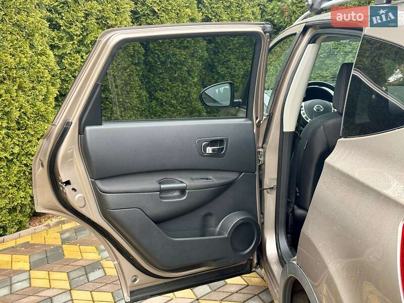 Внедорожник / Кроссовер Nissan Qashqai+2 2009 в Самборе