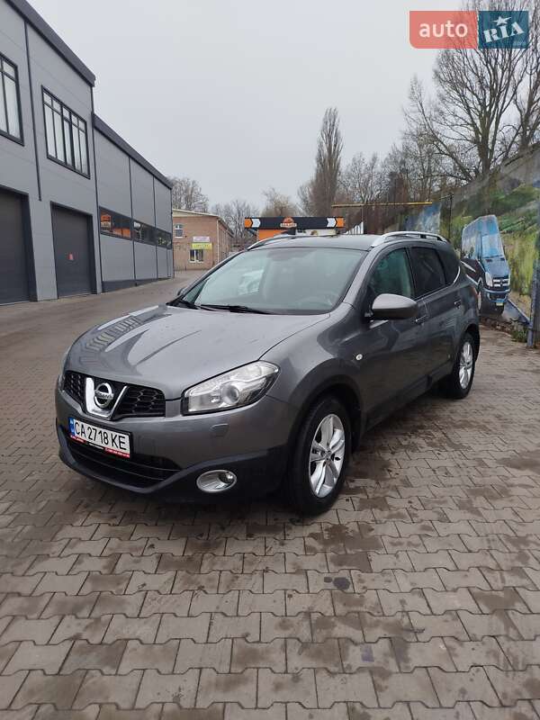 Nissan Qashqai+2 2011