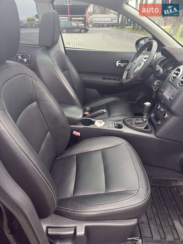 Позашляховик / Кросовер Nissan Qashqai+2 2012 в Чернівцях фото 12 Позашляховик / Кросовер Nissan Qashqai+2 2012 в Чернівцях