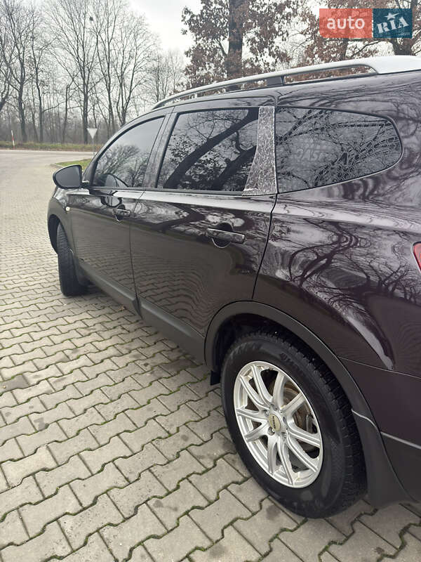 Позашляховик / Кросовер Nissan Qashqai+2 2012 в Чернівцях фото 15 Позашляховик / Кросовер Nissan Qashqai+2 2012 в Чернівцях