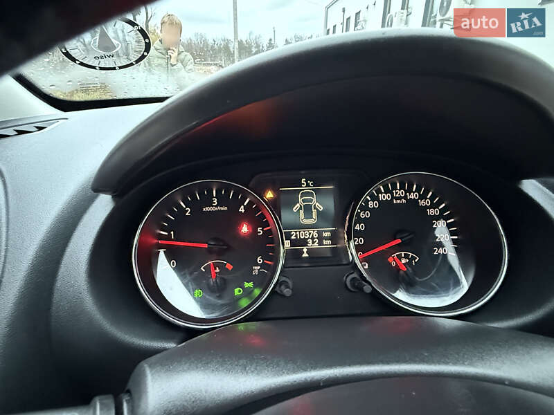 Позашляховик / Кросовер Nissan Qashqai+2 2010 в Млиніві фото 21 Позашляховик / Кросовер Nissan Qashqai+2 2010 в Млиніві