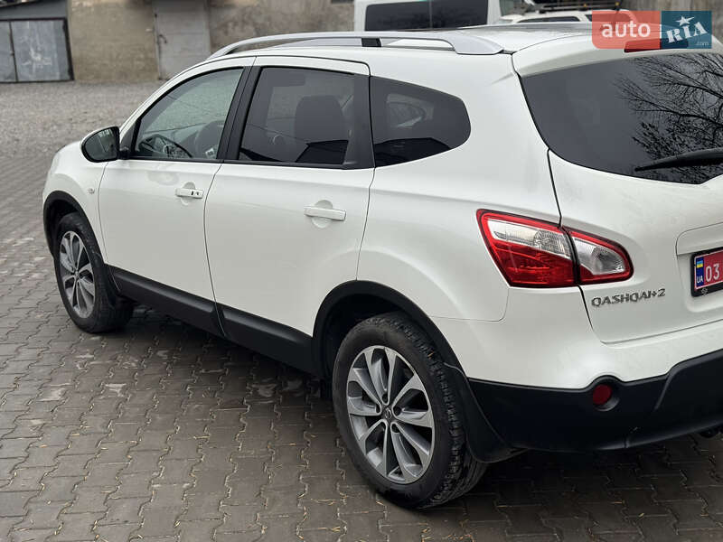 Позашляховик / Кросовер Nissan Qashqai+2 2013 в Костопілі