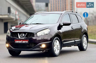 Позашляховик / Кросовер Nissan Qashqai+2 2010 в Києві
