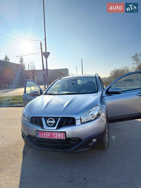 Внедорожник / Кроссовер Nissan Qashqai+2 2010 в Сумах