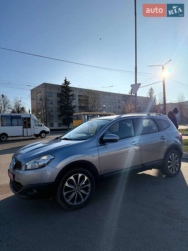 Внедорожник / Кроссовер Nissan Qashqai+2 2010 в Сумах
