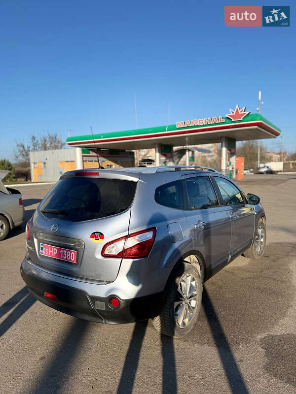 Внедорожник / Кроссовер Nissan Qashqai+2 2010 в Сумах