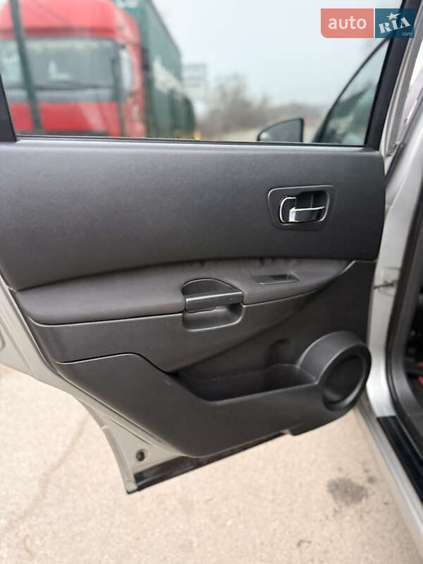 Позашляховик / Кросовер Nissan Qashqai+2 2008 в Києві