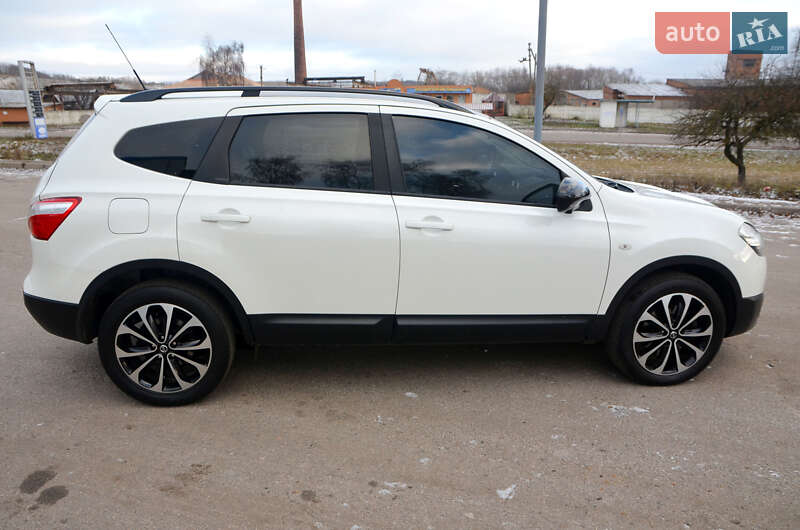 Позашляховик / Кросовер Nissan Qashqai+2 2013 в Ромнах