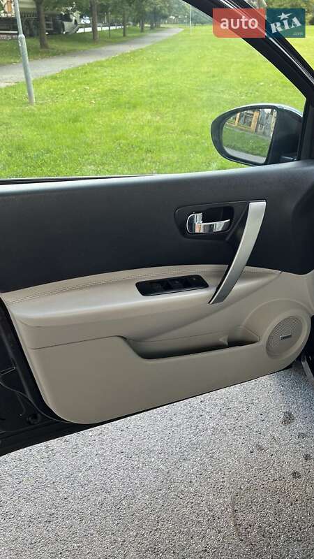 Внедорожник / Кроссовер Nissan Qashqai+2 2010 в Залещиках