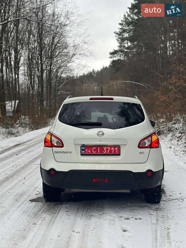 Внедорожник / Кроссовер Nissan Qashqai+2 2011 в Ивано-Франковске