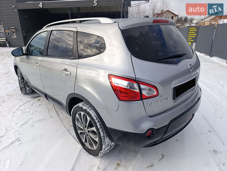 Внедорожник / Кроссовер Nissan Qashqai+2 2010 в Хмельницком
