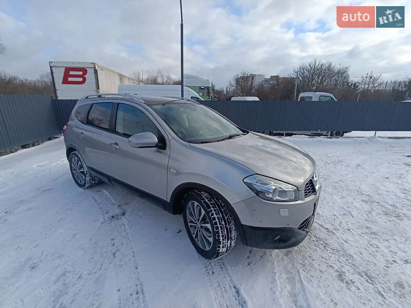 Внедорожник / Кроссовер Nissan Qashqai+2 2010 в Хмельницком