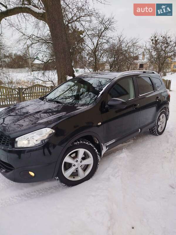 Nissan Qashqai+2 2011