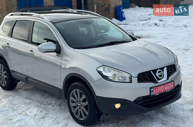 Позашляховик / Кросовер Nissan Qashqai+2 2010 в Нововолинську