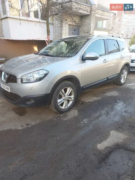 Nissan Qashqai+2