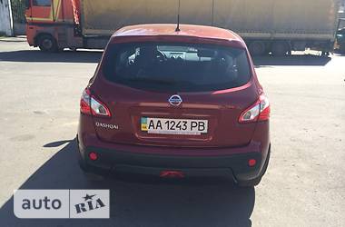 Внедорожник / Кроссовер Nissan Qashqai 2011 в 