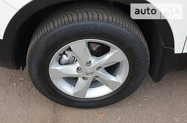 Позашляховик / Кросовер Nissan Qashqai 2013 в 