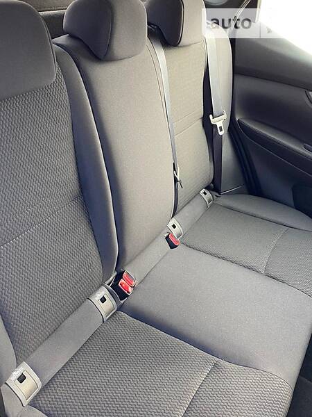 Позашляховик / Кросовер Nissan Qashqai 2015 в Житомирі фото 9 Позашляховик / Кросовер Nissan Qashqai 2015 в Житомирі