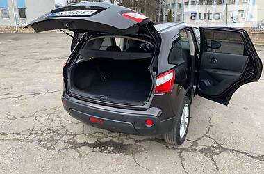 Позашляховик / Кросовер Nissan Qashqai 2011 в 