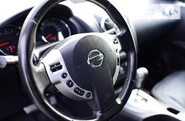 Позашляховик / Кросовер Nissan Qashqai 2010 в 