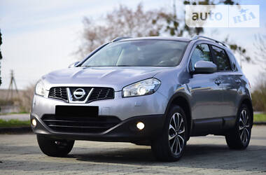 Позашляховик / Кросовер Nissan Qashqai 2010 в 