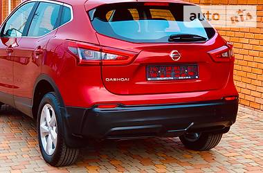 Позашляховик / Кросовер Nissan Qashqai 2018 в 