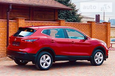 Позашляховик / Кросовер Nissan Qashqai 2018 в 