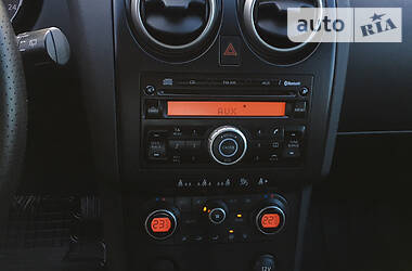 Позашляховик / Кросовер Nissan Qashqai 2009 в 