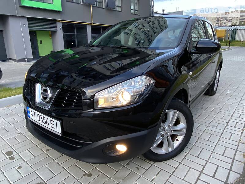 Позашляховик / Кросовер Nissan Qashqai 2010 в 