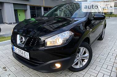 Позашляховик / Кросовер Nissan Qashqai 2010 в 
