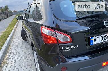 Позашляховик / Кросовер Nissan Qashqai 2010 в 