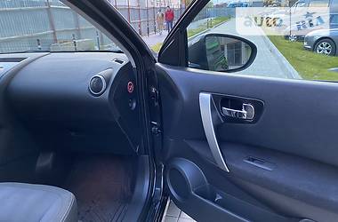 Позашляховик / Кросовер Nissan Qashqai 2010 в 