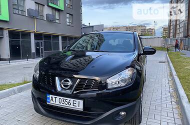 Позашляховик / Кросовер Nissan Qashqai 2010 в 