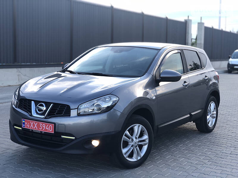 Позашляховик / Кросовер Nissan Qashqai 2013 в 