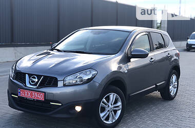 Позашляховик / Кросовер Nissan Qashqai 2013 в 