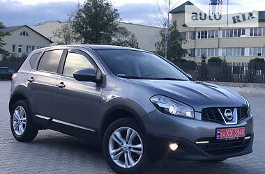 Позашляховик / Кросовер Nissan Qashqai 2013 в 