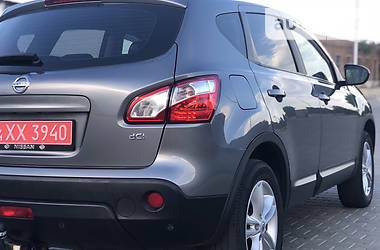Позашляховик / Кросовер Nissan Qashqai 2013 в 